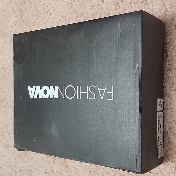 Fashion Nova Red Heels - Picture 5 of 11